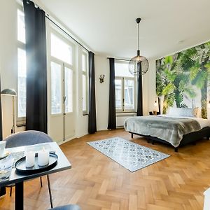 Deluxe Studio